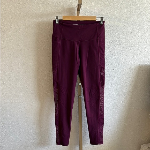 Victoria Secret Sport Plum High-Waisted Leggings Size M - Picture 2 of 8